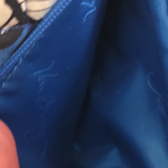 Vera Bradley Blue and Cream Floral Wristlet 4x6.75 - Picture 6 of 6